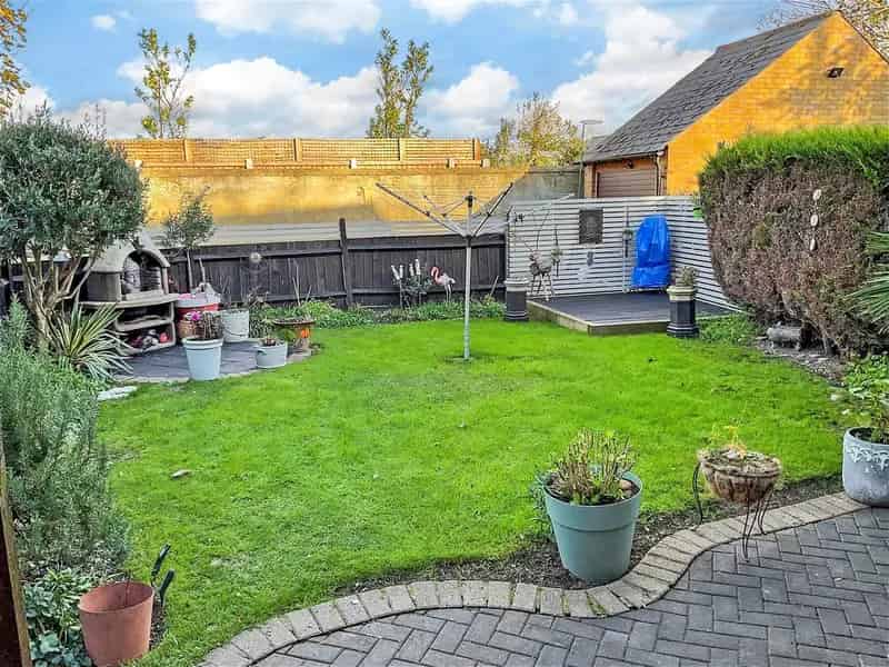 3 Bedroom Terraced House for Sale - Detached Garage