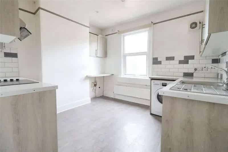 1 Bed Flat for Sale Moorland Road