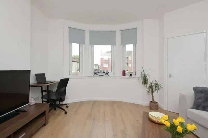 1 Bed Flat for Sale - Immaculate First Floor Apartment