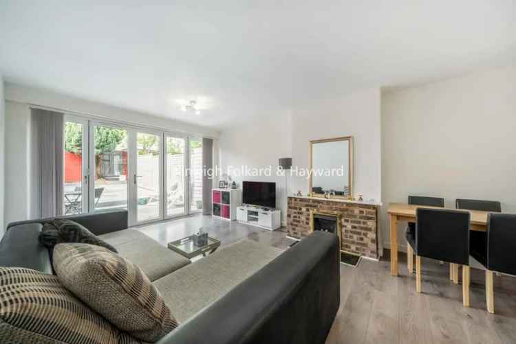 Two Bedroom House near Grove Park Station