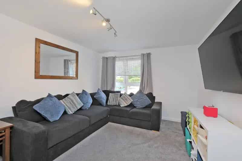Spacious 2-Bedroom Executive Apartment with Secure Parking