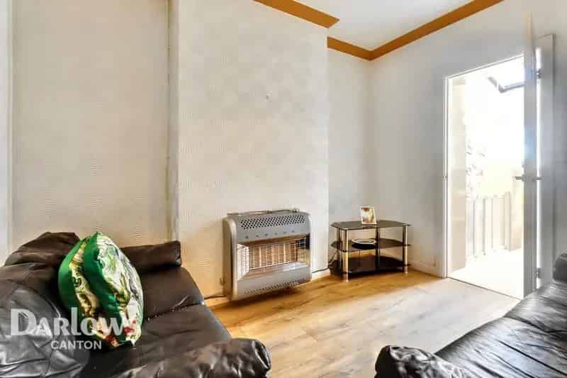 3 bedroom terraced house for sale Darlows estate agency