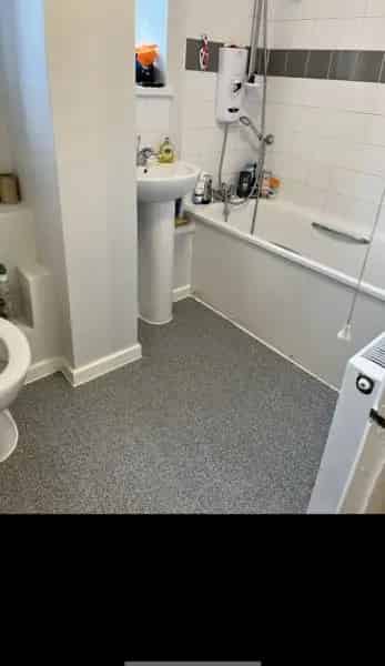 2 Bed House Near Transport Links Recently Renovated