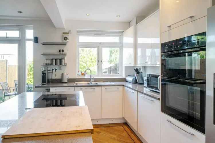 Four Bedroom Family Home Near West Wickham Station