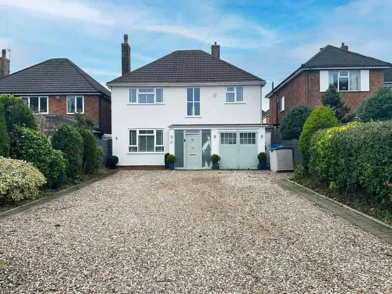 3 Bedroom Detached House For Sale