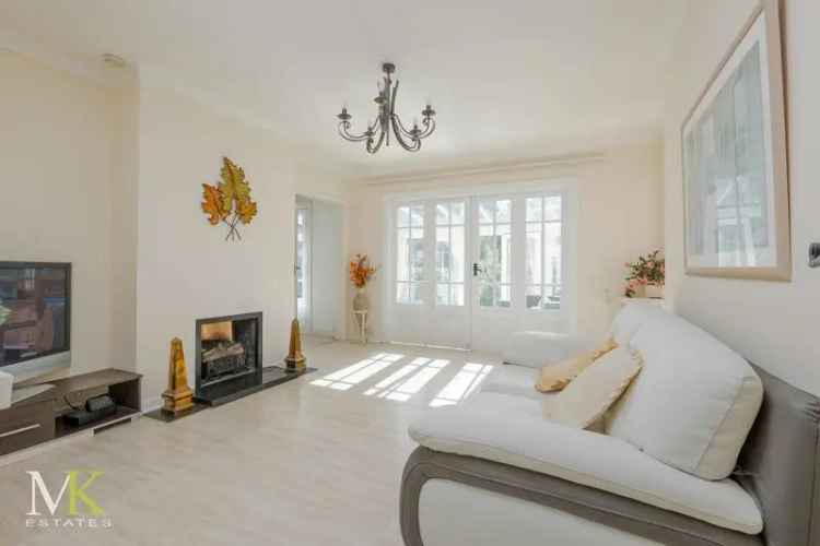 3 Bedroom Detached Bungalow for Sale in Queens Park BH8