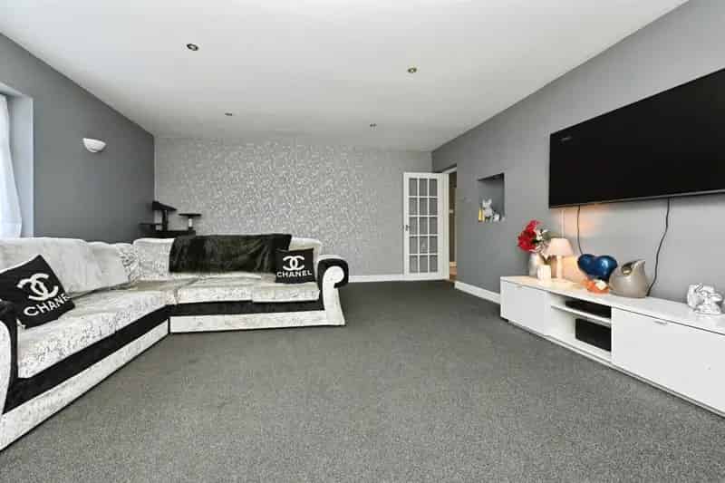 Spacious 4 5 Bedroom Detached Family Home Downham Market