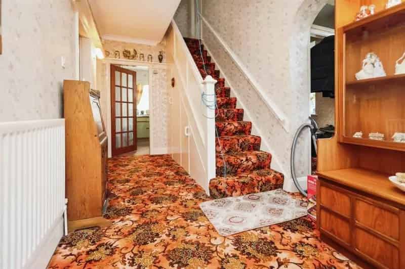 Three Bedroom Family Home with Garden Driveway and Garage