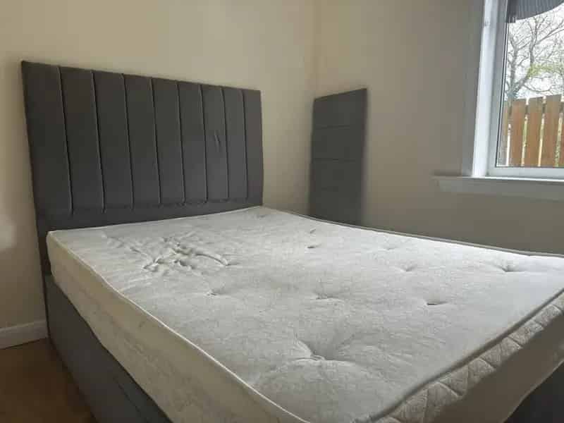 2 Bedroom House For Sale in Bishopbriggs