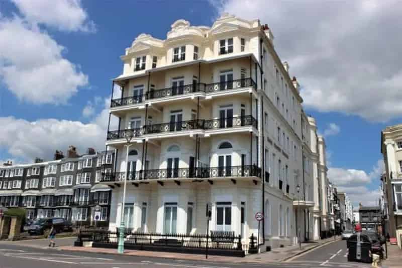 2 Bedroom Seafront Apartment Brighton Secure Parking