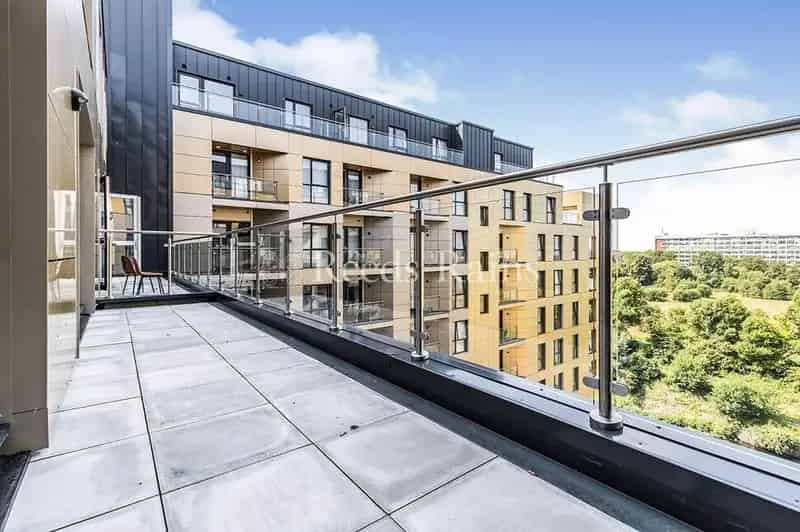 2 Bed Apartment Salford Adelphi Wharf Near City Centre