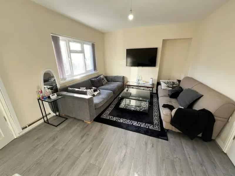 3 Bedroom End Terrace House for Sale