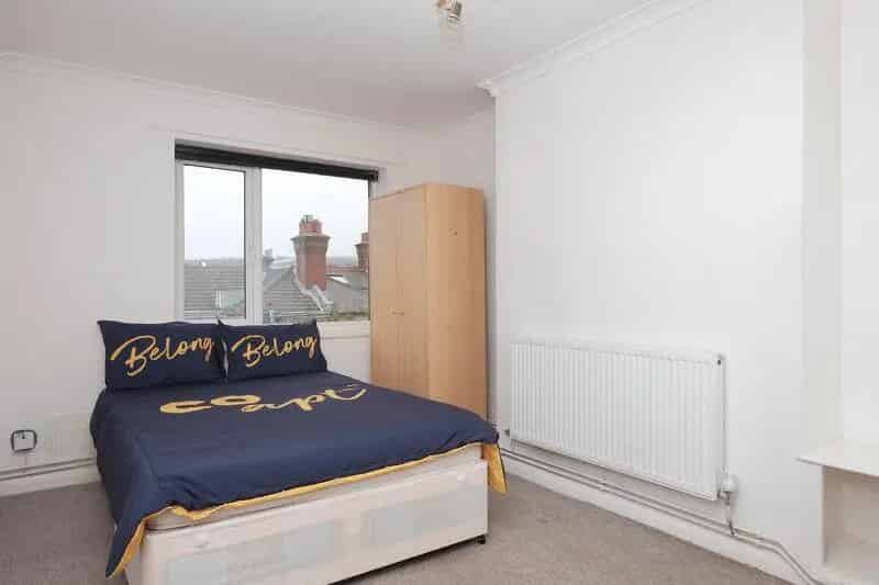 3 Bedroom Flat Near City Centre Bills Included