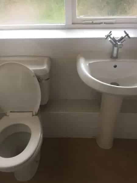 Spacious 2-Bedroom Flat with En-Suite and Parking