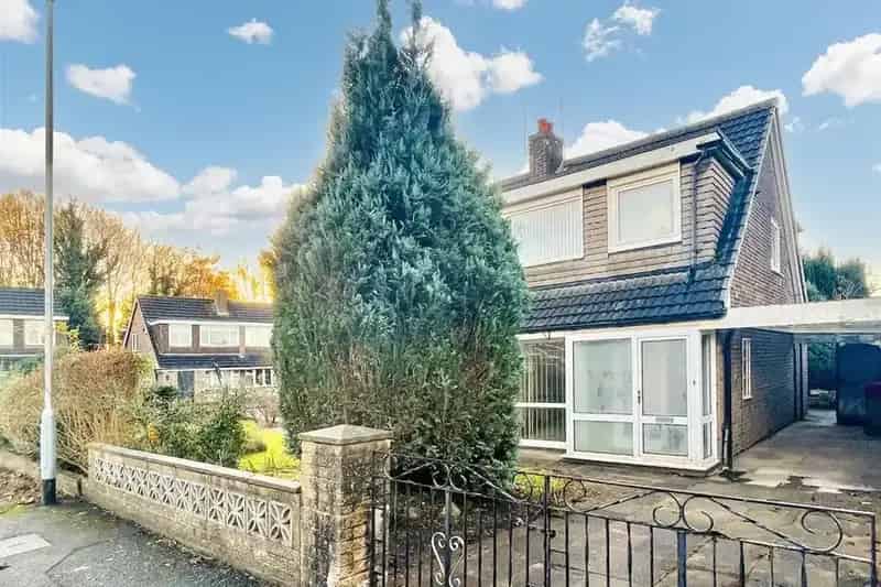 3 Bedroom Semi Detached House For Sale - Altrincham