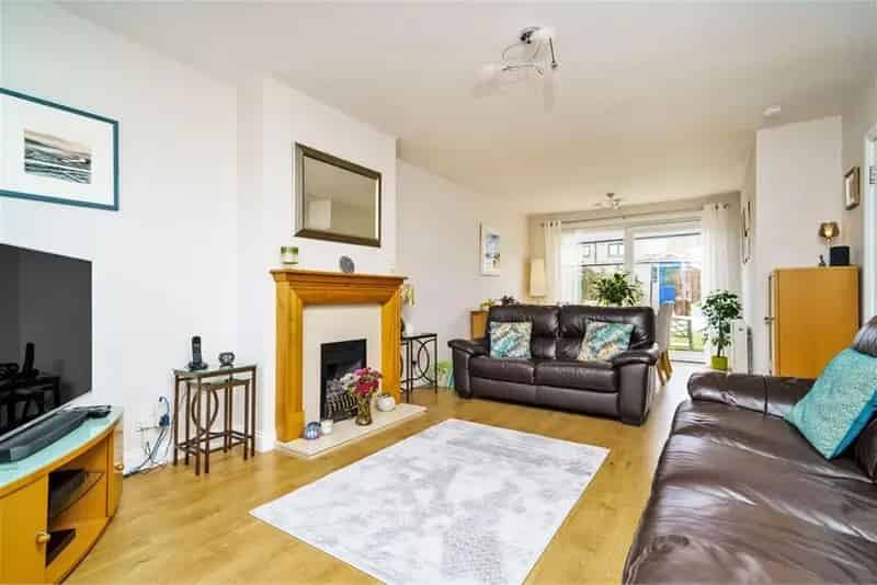 3 Bed End Terrace House Mountcastle Edinburgh