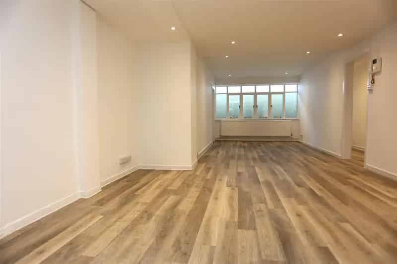 2 Bedroom Flat to Rent in Brighton's Embassy Court