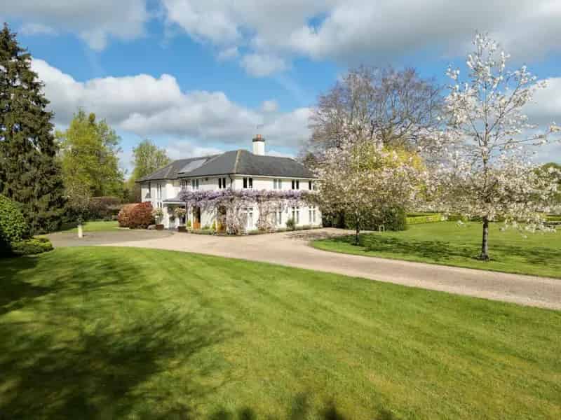 Luxury Country Home near Wargrave with Indoor Pool and River Access