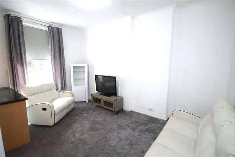 1 Bed Flat for Sale in Coatbridge