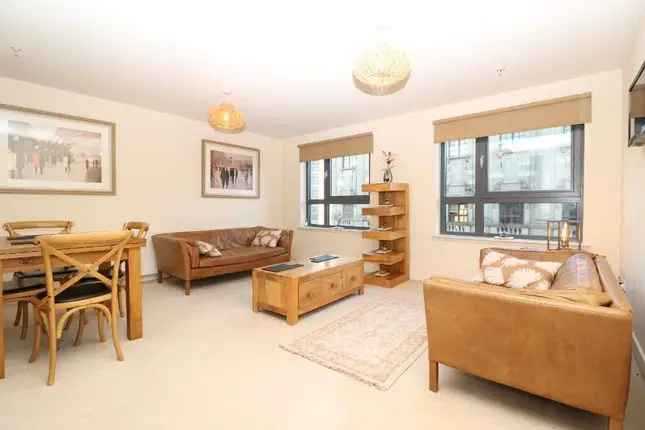 Flat to rent in Kent Road, Glasgow, City Of Glasgow G3