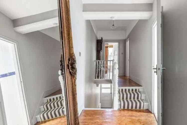 3 Bedroom Victorian Terrace House Near 4 Rail Stations