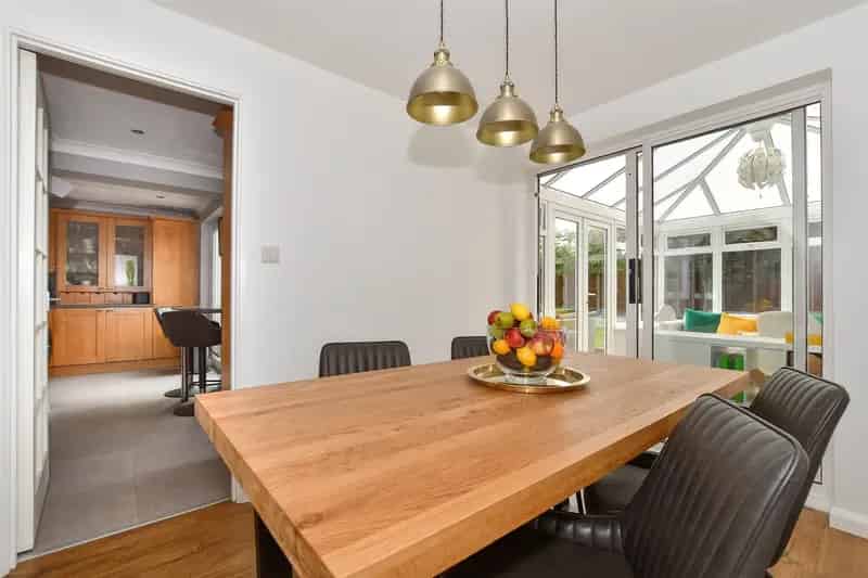 4 Bedroom Detached House for Sale in Horsham
