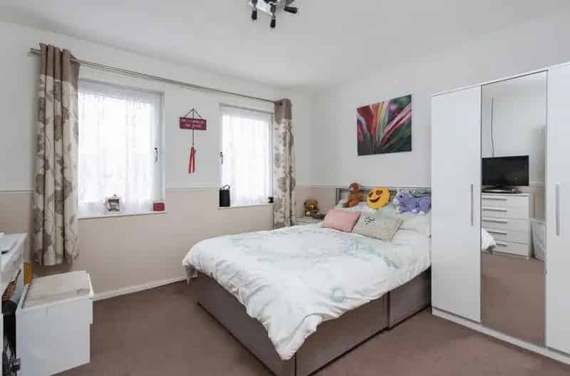 3 Bedroom Townhouse with Large Garden and Private Parking