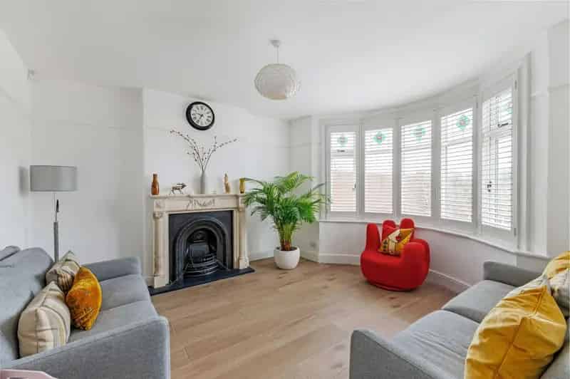 6 Bedroom Detached House For Sale Near Good Schools