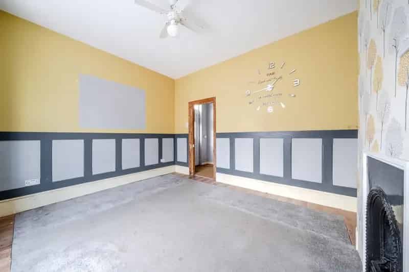 3 Bedroom End Terrace House for Sale