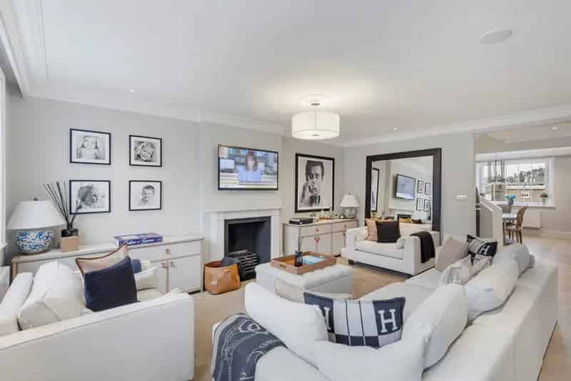Belgravia End of Terrace Home 4 Bedrooms 3 Bathrooms