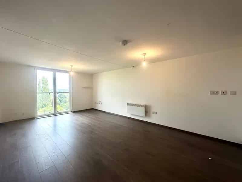 2 Bedroom Apartment with Allocated Parking Available Now