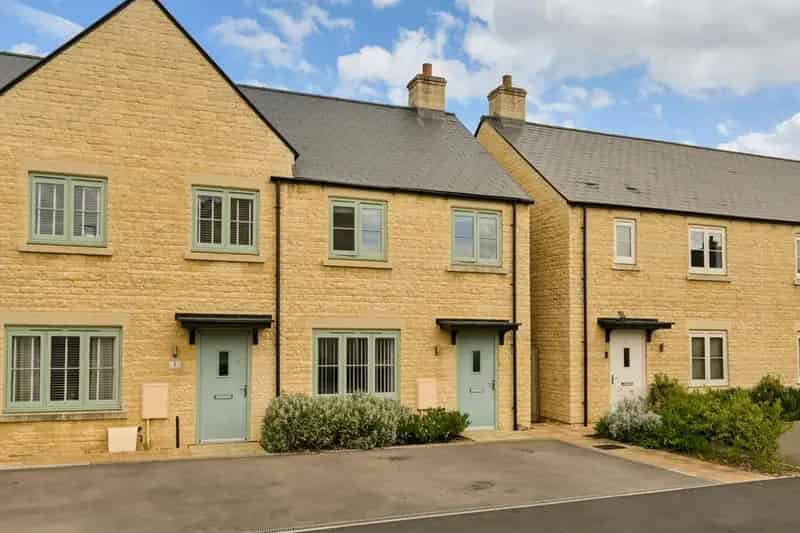 2 Bedroom End of Terrace House for Sale
