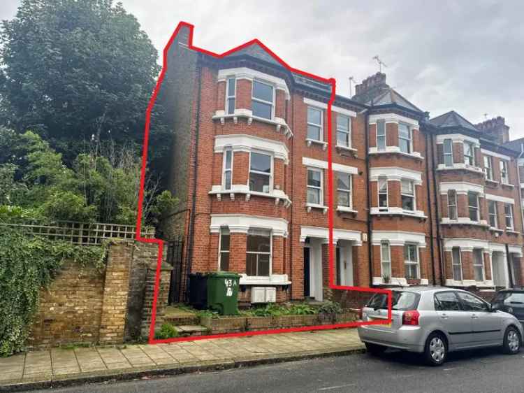 House For Sale in London, England