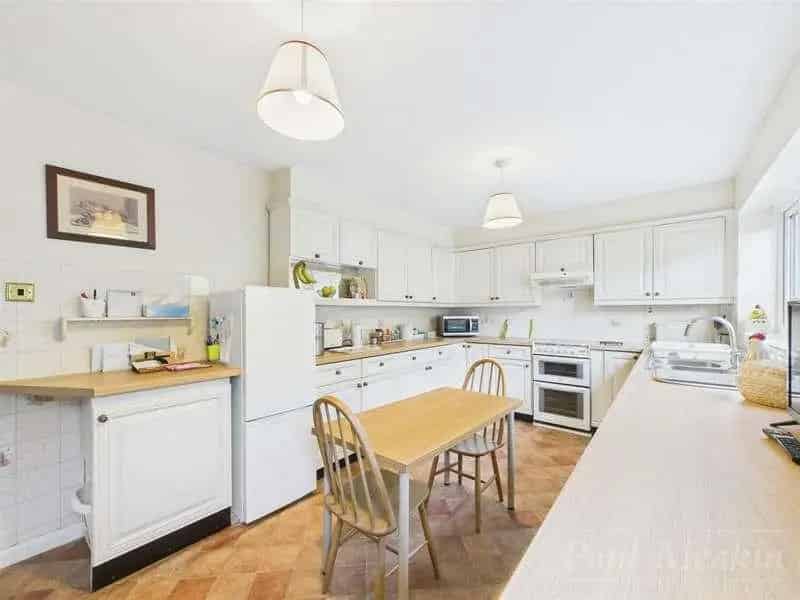 5 Bedroom Family Home for Sale Near Excellent Schools
