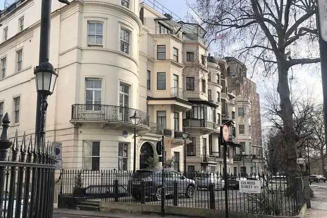 Flat to rent in Park Lane, Mayfair, London W1K