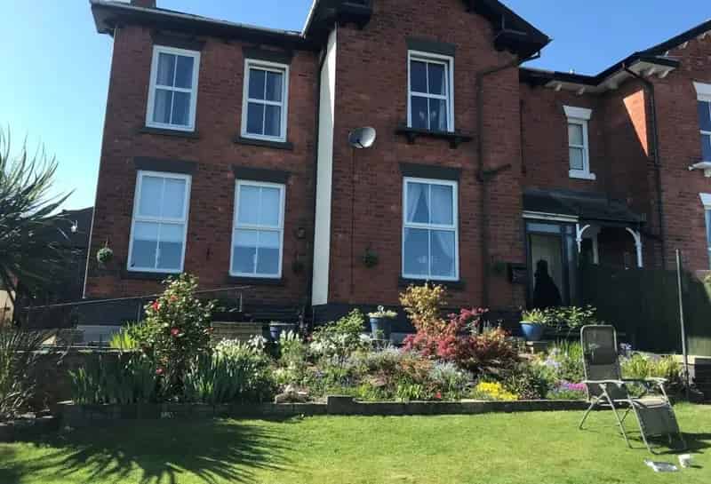 Stunning Period Property Modern Amenities Large Garden Garage