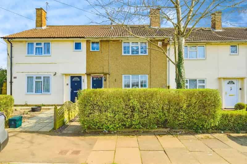 Two Double Bedroom Mid Terraced House Hill Common