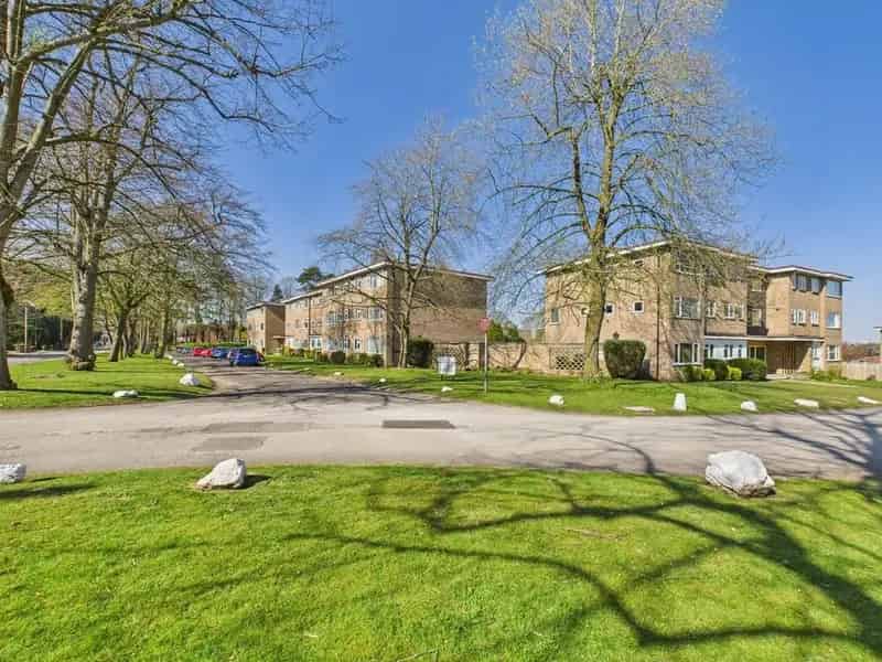 1 Bedroom Apartment for Sale Near Schools and Transport