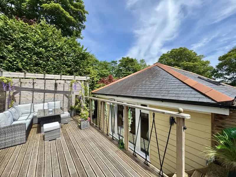 2 Bedroom Detached House for Sale