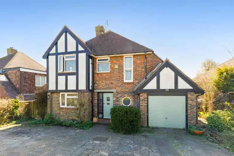 3 Bedroom House for Sale Expansive Garden Parking