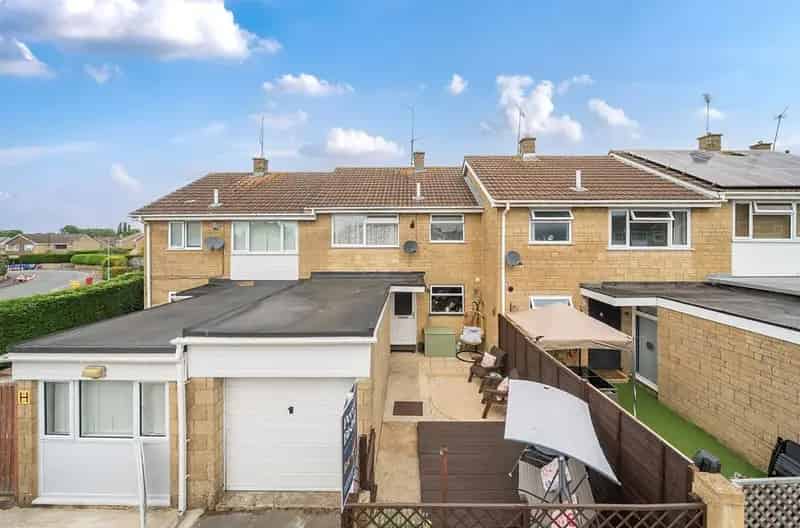 3 Bedroom Terraced House for Sale Near Cirencester