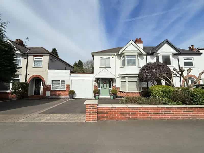 3 Bedroom Semi Detached House For Sale