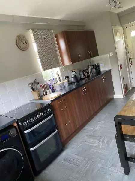 House For Rent in Leeds, England