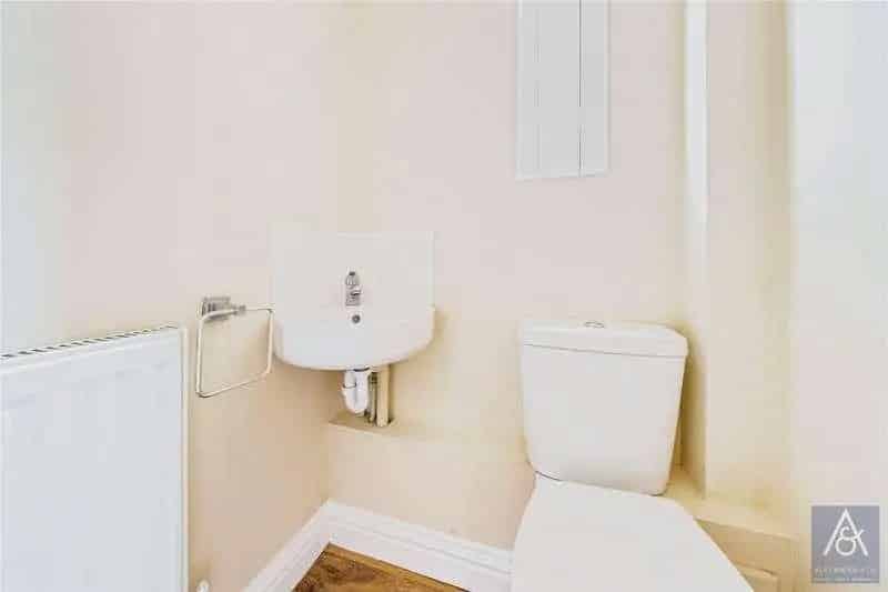 3 Bed Semi-Detached House for Sale