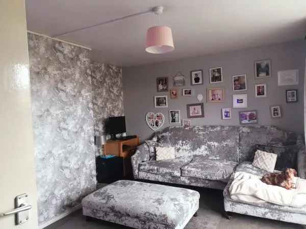 Flat For Rent in Mansfield, England