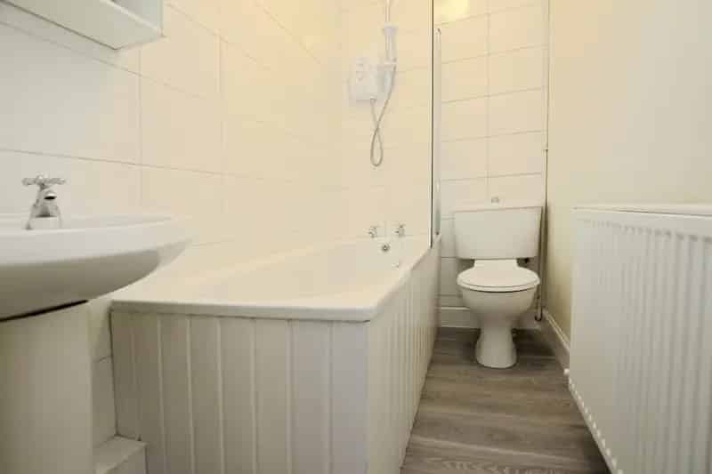 One Bedroom Flat in Camelon Near Train Station and Motorway