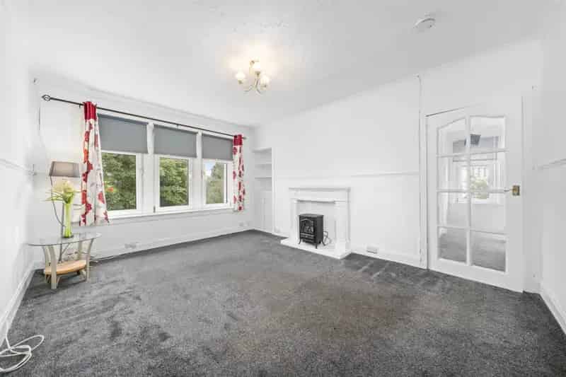 2 Bedroom Flat House to Rent in Newton Mearns