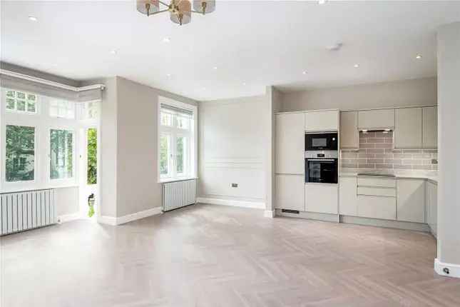 St John's Wood Flat for Rent: Elegant Period Conversion