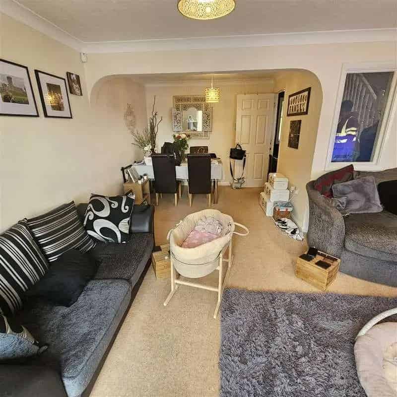 4 Bed House for Sale in Fernwood Newark - Family Home