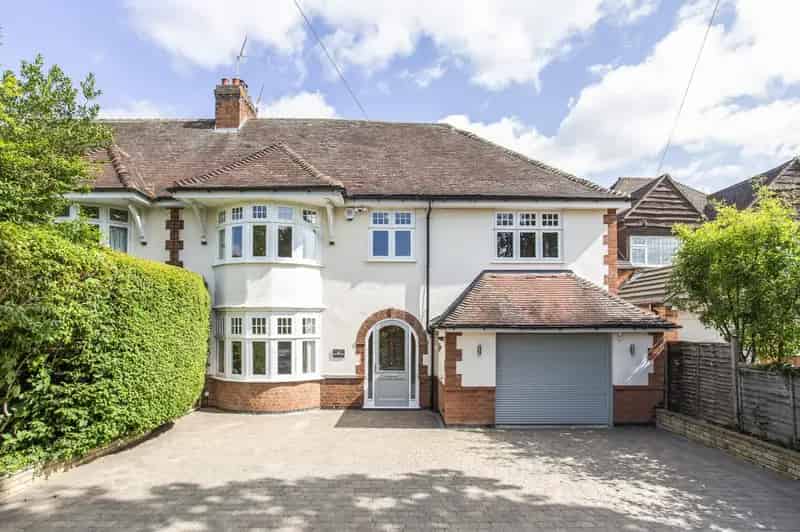 6 Bedroom Semi Detached House For Sale